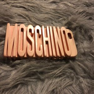 Moschino IPhone 6/7 Case.